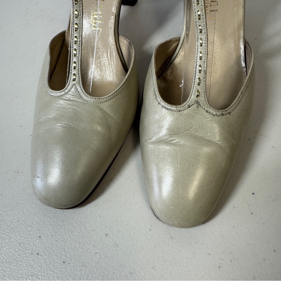 Vintage Bruno Magli Women's Cream T-Strap Y2K 90s Round Toe Heels Size 37 1/2 - Picture 4 of 14